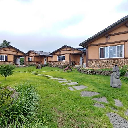 Geumok Log Pension Seogwipo Exterior foto