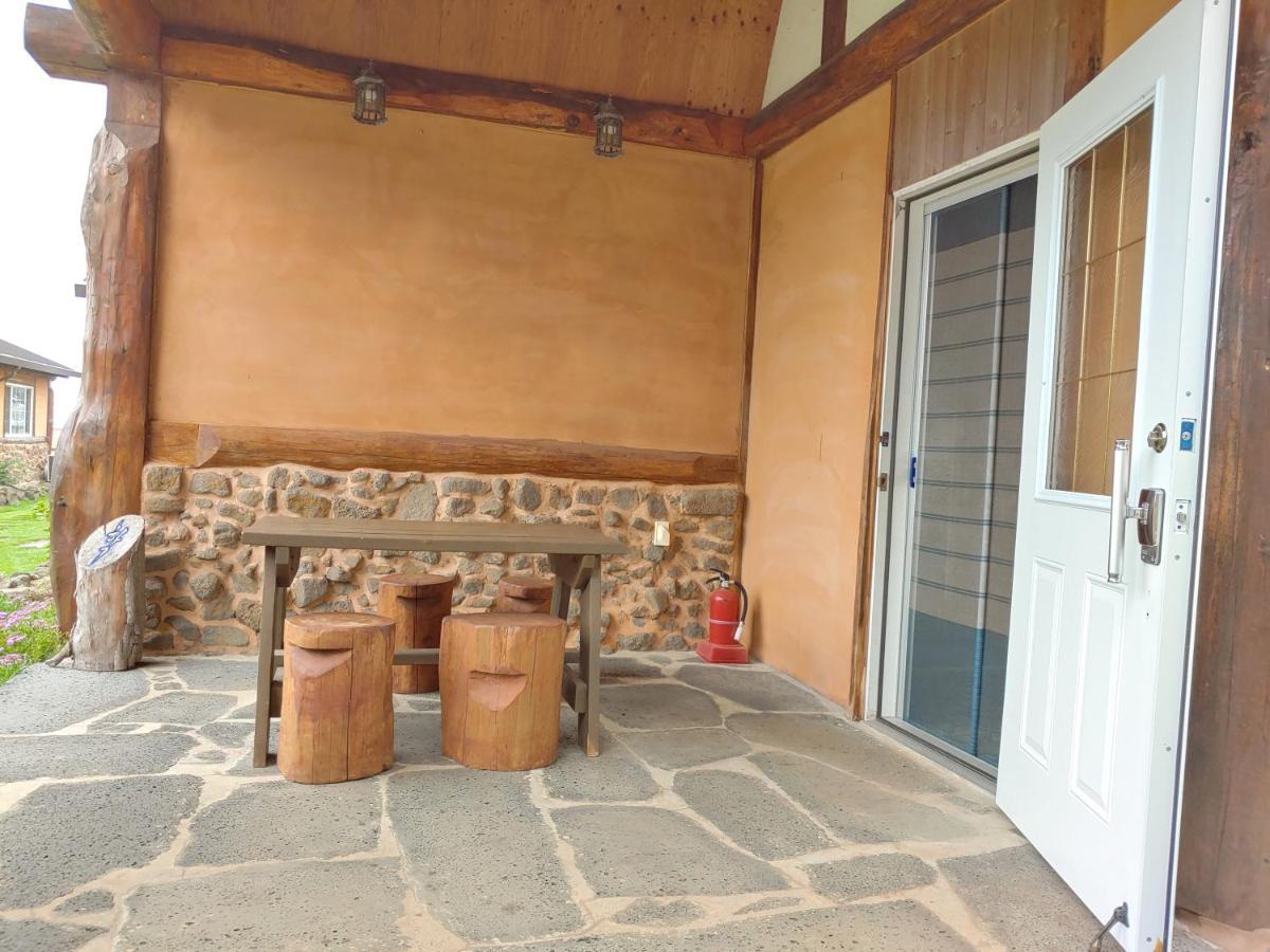 Geumok Log Pension Seogwipo Exterior foto