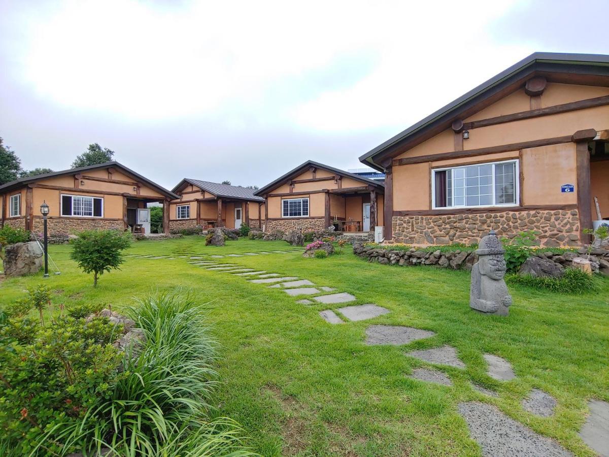 Geumok Log Pension Seogwipo Exterior foto