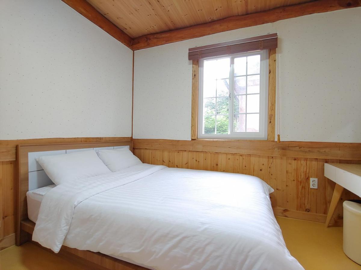 Geumok Log Pension Seogwipo Exterior foto