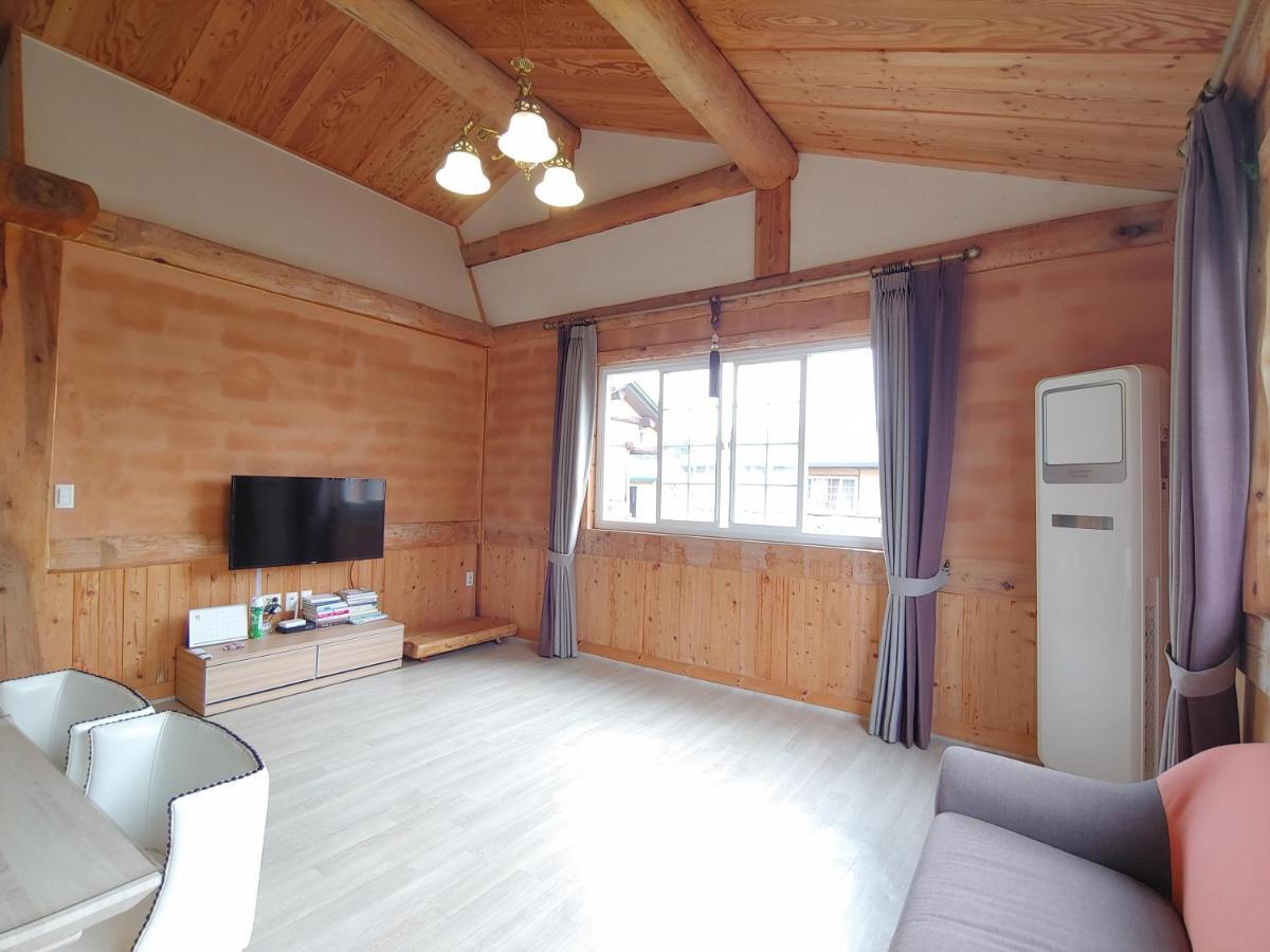Geumok Log Pension Seogwipo Exterior foto