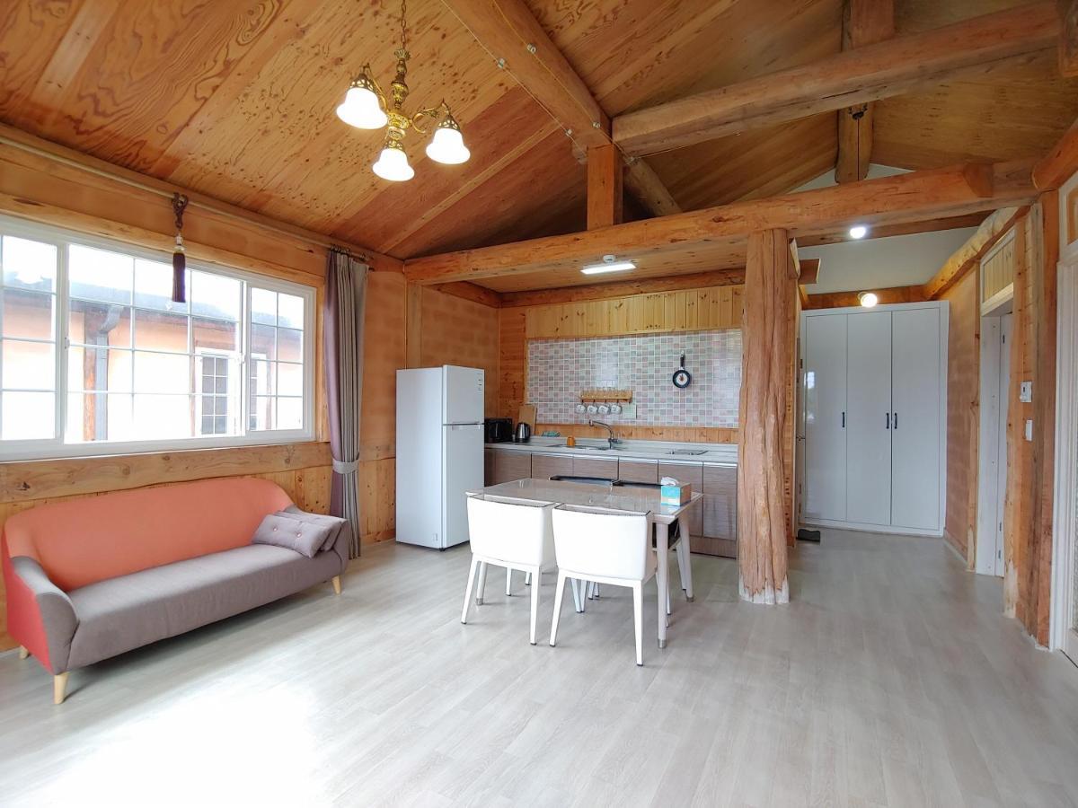 Geumok Log Pension Seogwipo Exterior foto